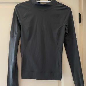 Lululemon running top